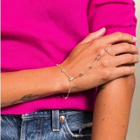 ✨ NEW - Melinda Maria Lotus Hand Chain | 18K Gold Plated | Celebrity Favorite ✨ - Picture 7 of 9